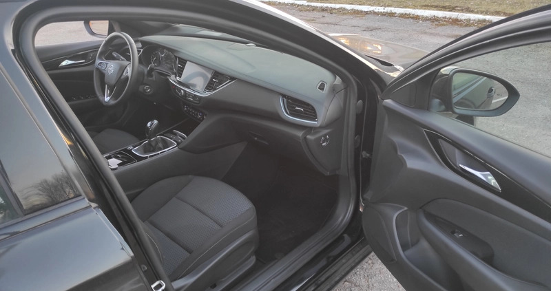 Opel Insignia cena 87999 przebieg: 10625, rok produkcji 2022 z Bytów małe 121